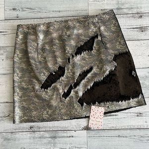 FREE PEOPLE Green Camouflage Print Skinny Sequin Mini Skirt | Size 8